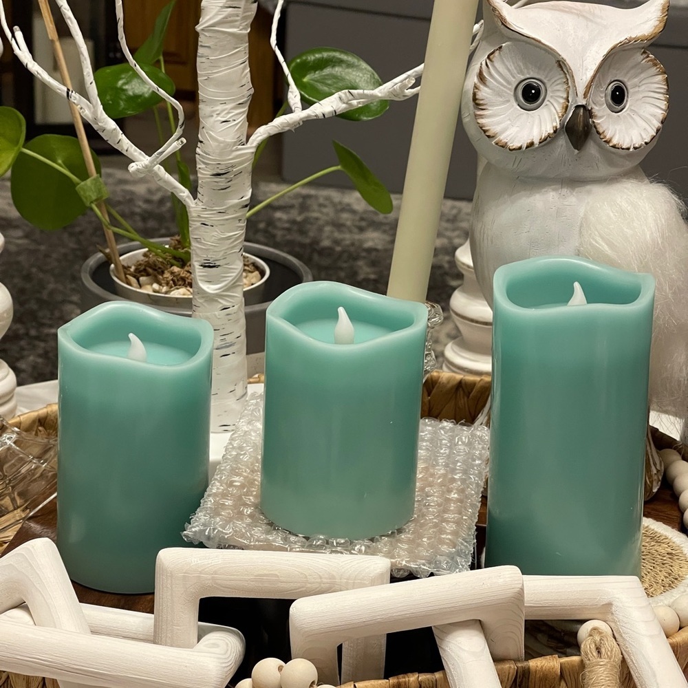 HOME REFLECTIONS Set of 3 Flameless Candles With Remote Control In Sage - Picture 3 of 12